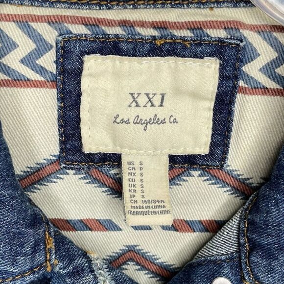 FOREVER 21 Womens Aztec Embroidered Denim Jacket Small S Blue Distressed Cotton - Picture 7 of 8